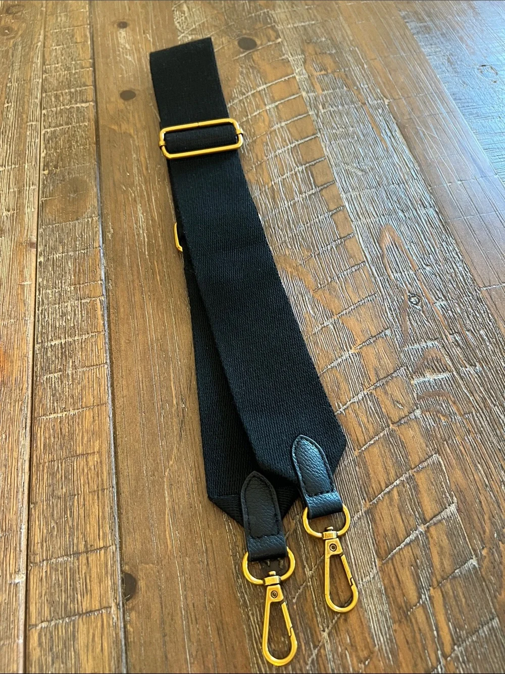 Black Bag Strap with Gold Hardware - Unbranded - Picture 1 of 3